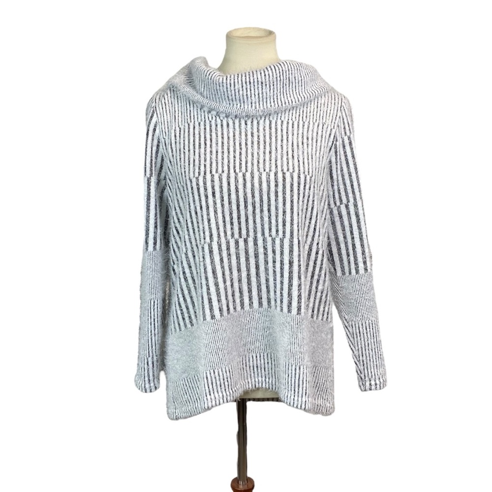 Woman’s Chances R fuzzy cowl neck sweater size L
